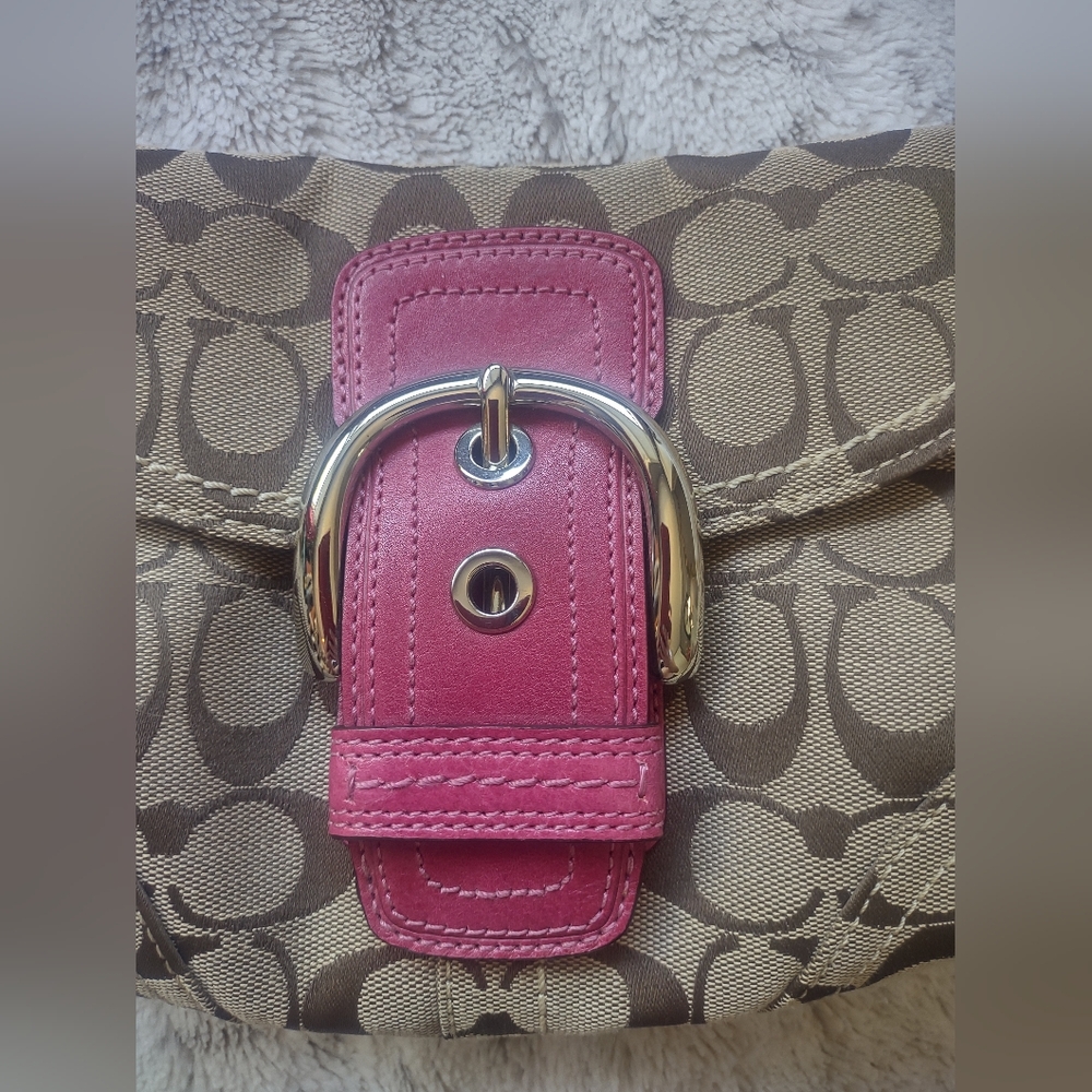 Stylish Tan and Pink Women's Coach Bag - Picture 9 of 16